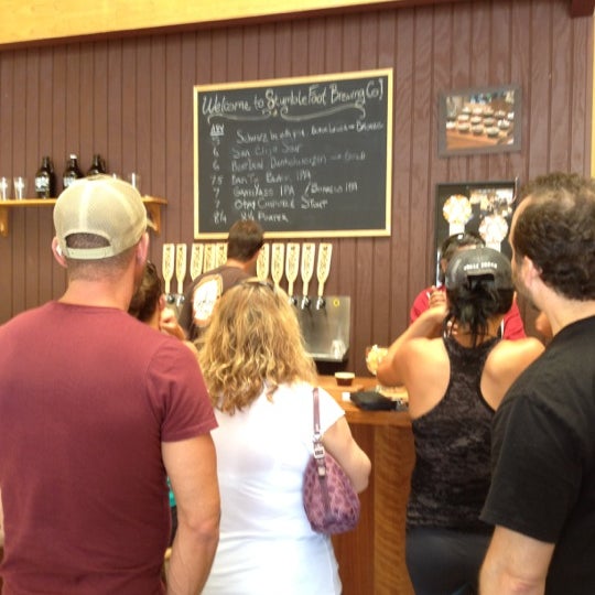 7/21/2012 tarihinde Nancy S.ziyaretçi tarafından Stumblefoot Brewing'de çekilen fotoğraf