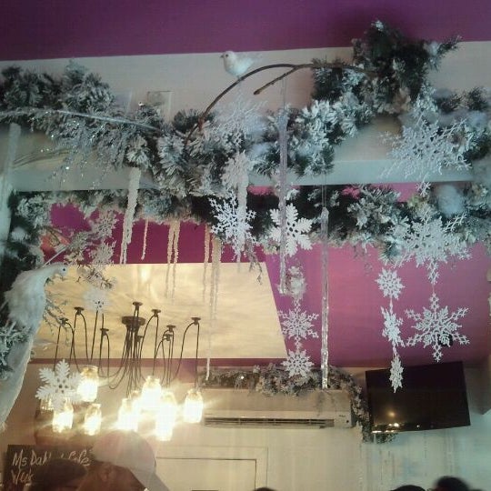 12/17/2011 tarihinde Alexander R.ziyaretçi tarafından Ms. Dahlia&#39;s Cafe'de çekilen fotoğraf