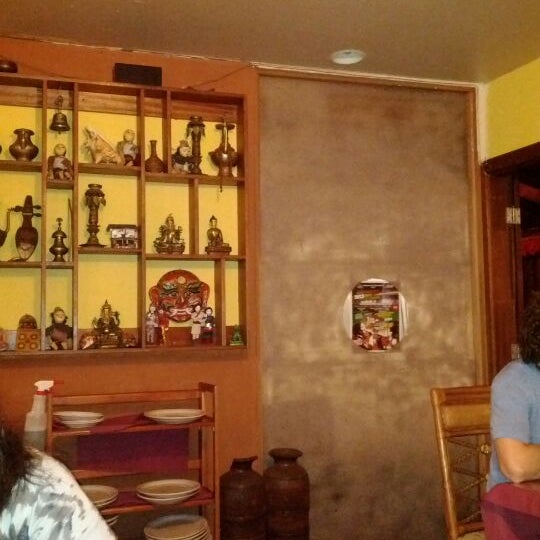 Foto tirada no(a) Himalayan Kitchen por Calvin K. em 1/14/2012