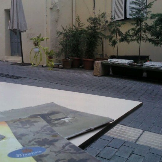 11/11/2011 tarihinde Pavlos E.ziyaretçi tarafından Biscotto Cafe'de çekilen fotoğraf
