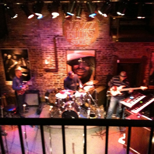 Photo taken at BB&#39;s Jazz, Blues &amp; Soups by Ashley L. on 11/21/2011