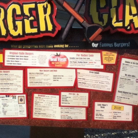 Photo taken at Burger Claim by Mark Y. on 7/22/2011