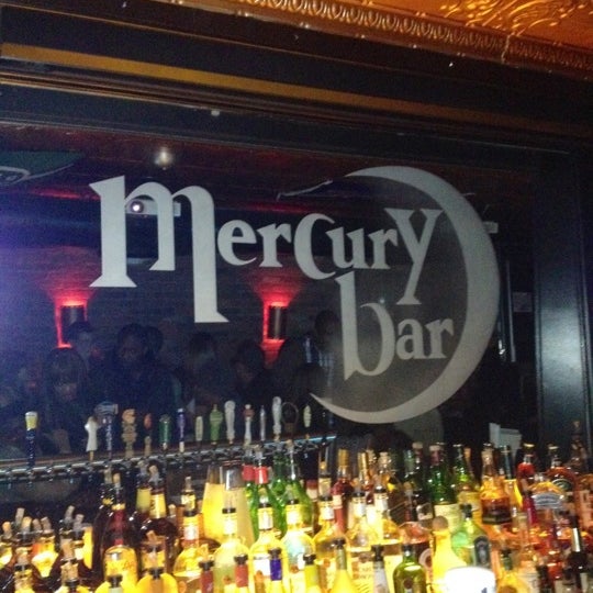 Снимок сделан в Mercury Bar пользователем Ingrid P. 1/8/2012