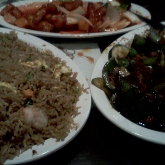 Photo taken at Chen&#39;s Chinese Restaurant by Bennie M. on 10/3/2011