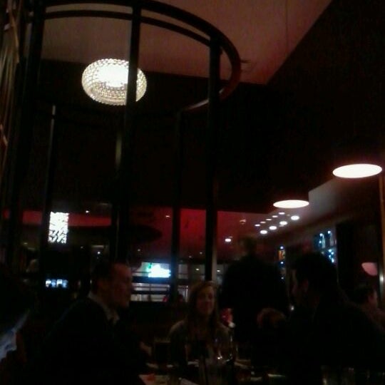 Das Foto wurde bei Scene Restaurant &amp; Lounge von Jonathan B. am 12/28/2011 aufgenommen