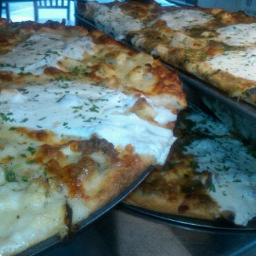 Photo taken at Joe&#39;s Pizza by Lorenzo C. on 3/15/2011
