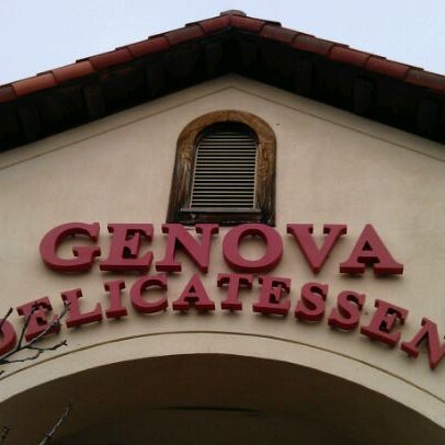 Снимок сделан в Genova Delicatessen &amp; Ravioli пользователем Owen F. 3/20/2012