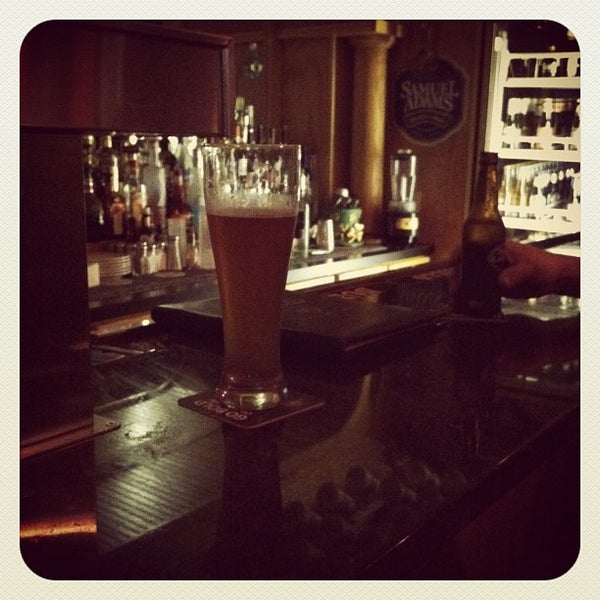 1/27/2012 tarihinde Pegs P.ziyaretçi tarafından Cody&#39;s Irish Pub &amp; Grille'de çekilen fotoğraf