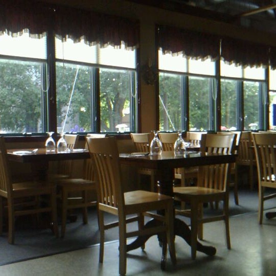 Foto diambil di Thai Tida Restaurant oleh Natta O. pada 1/24/2012