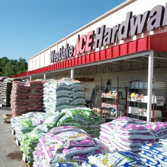 Westlake Ace Hardware 043 Hardware Store in Leavenworth