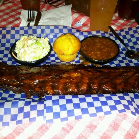 Photo taken at Famous Dave&#39;s Bar-B-Que by Rick L. on 6/16/2012