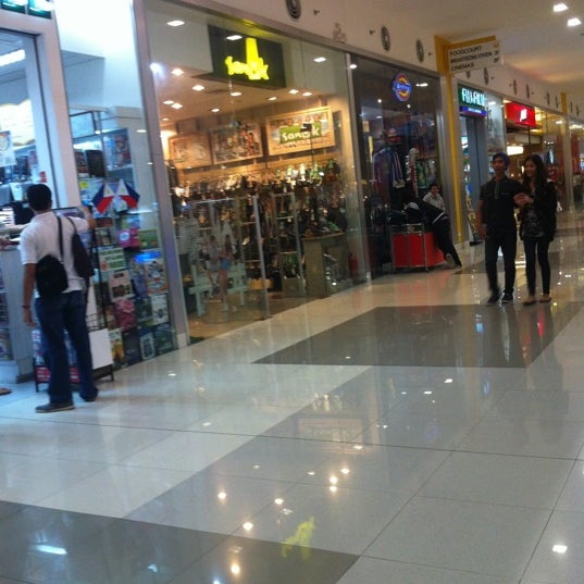 sanuk outlet store near me