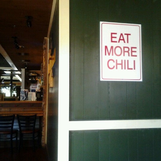 Photo taken at Chili&#39;s Grill &amp; Bar by Zee G. on 9/12/2012