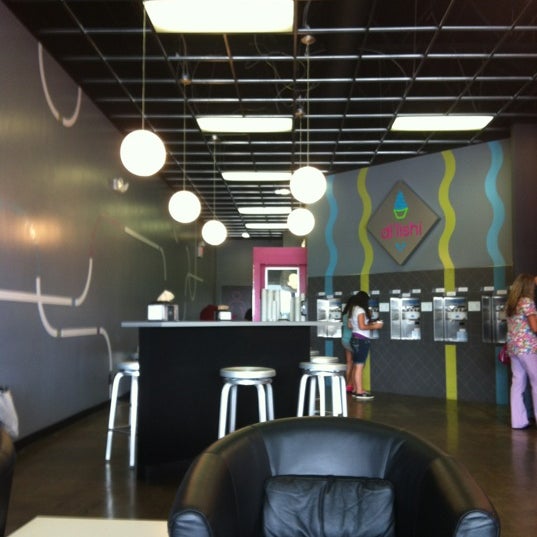 di'lishi Frozen Yogurt Bar Dessert Shop