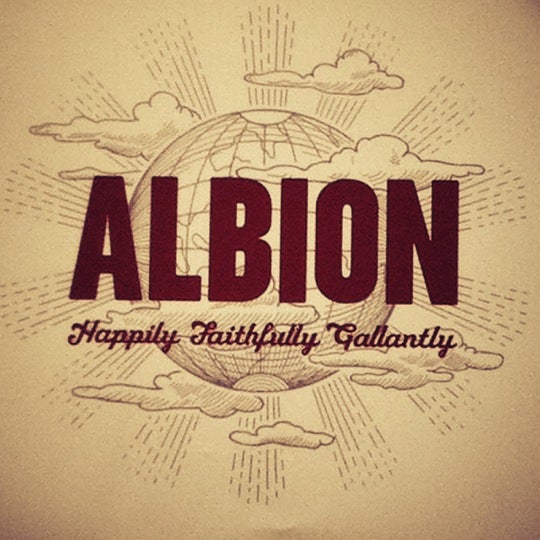 รูปภาพถ่ายที่ Albion โดย Jorge S. เมื่อ 4/19/2012