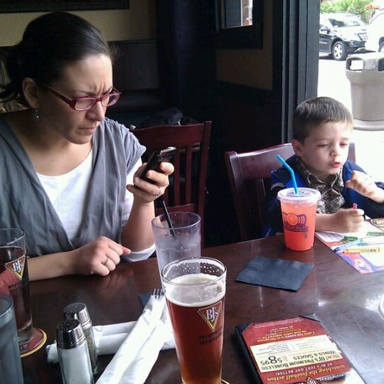 Photo taken at BJ&#39;s Restaurant &amp; Brewhouse by Michael D. on 9/17/2011