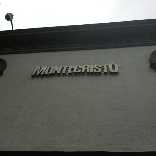 Foto tirada no(a) Montecristo Club por Gualbert C. em 7/20/2012