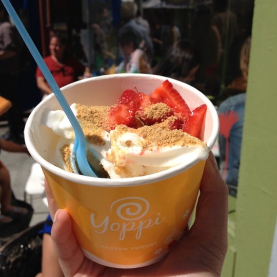 Photo taken at Yoppi Frozen Yogurt by Leanne K. on 7/7/2012