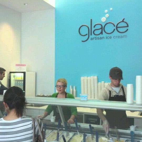 Foto diambil di Glacé Artisan Ice Cream oleh Josh J. pada 6/10/2012