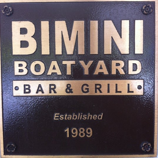 Foto tirada no(a) Bimini Boatyard Bar &amp; Grill por Kimmie em 8/19/2012