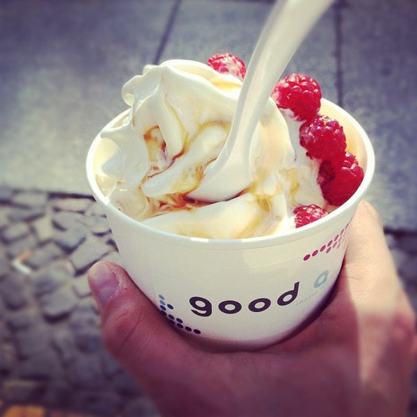 Снимок сделан в Good Q Frozen Yogurt &amp; Cafe пользователем Benedikt B. 4/28/2012