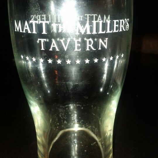 6/8/2012에 Jonathan W.님이 Matt The Miller&#39;s Tavern Grandview에서 찍은 사진