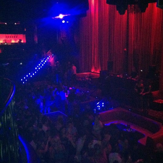 Foto tomada en LAX Nightclub  por Vegas H. el 8/16/2012
