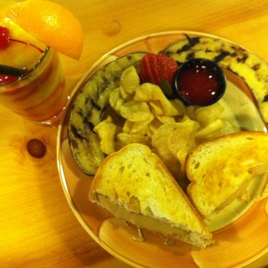 Camp Critter Bar & Grille at Great Wolf Lodge Burger Joint in Centralia