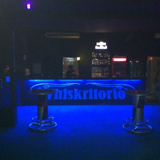 Photo prise au Whiskritorio Pub par Adriano M. le7/14/2012