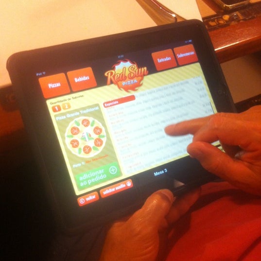 6/16/2012にRafael S.がRedSun Pizzaで撮った写真