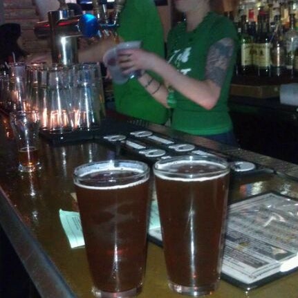 3/17/2012にRaul J.がIdle Hands Barで撮った写真