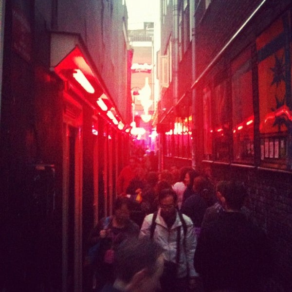 7/10/2012 tarihinde Pedro P.ziyaretçi tarafından Red Light District / De Wa...