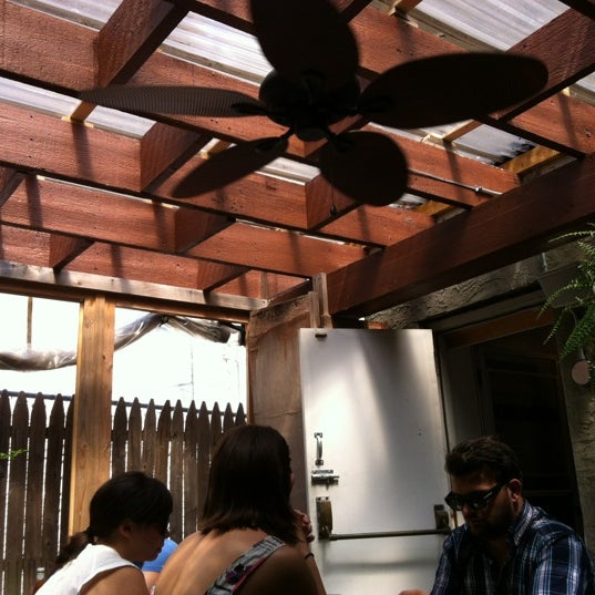 6/9/2012에 Jessica P.님이 Ants Pants Cafe에서 찍은 사진