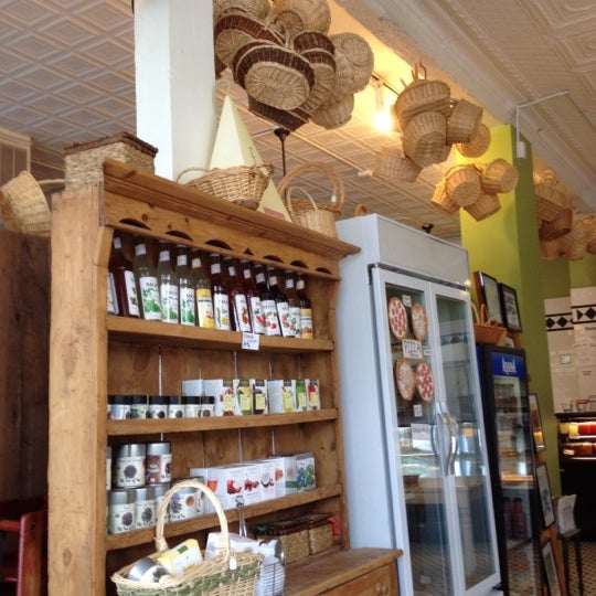 Turtle Bread Company Linden Hills Deli / Bodega in Minneapolis