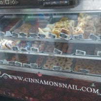 7/13/2012 tarihinde Fast Paced Foodieziyaretçi tarafından The Cinnamon Snail'de çekilen fotoğraf