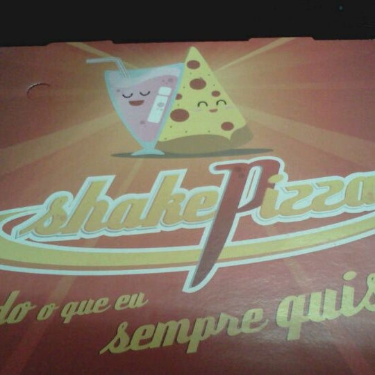 Foto tirada no(a) Shake Pizza por Priscila A. em 2/6/2012