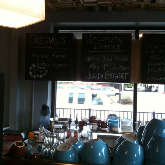 5/4/2012にTerry W.がOak Lawn Coffeeで撮った写真