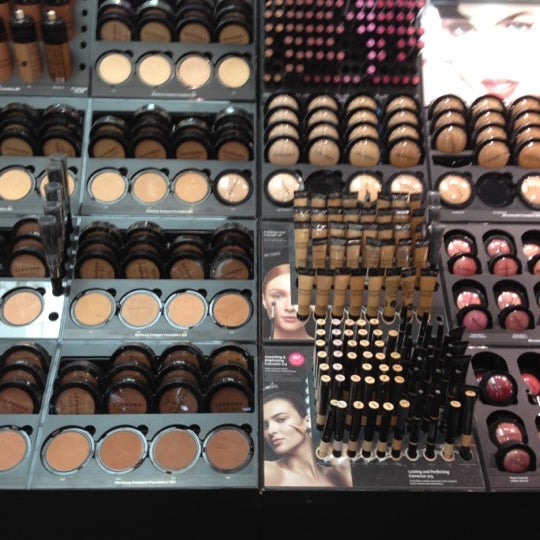 SEPHORA Cosmetics Shop in Upper East Side