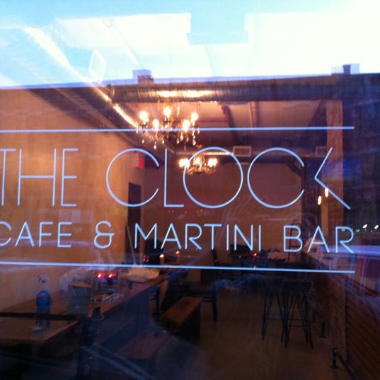 Foto tirada no(a) The Clock Bar por Matt D. em 3/6/2012