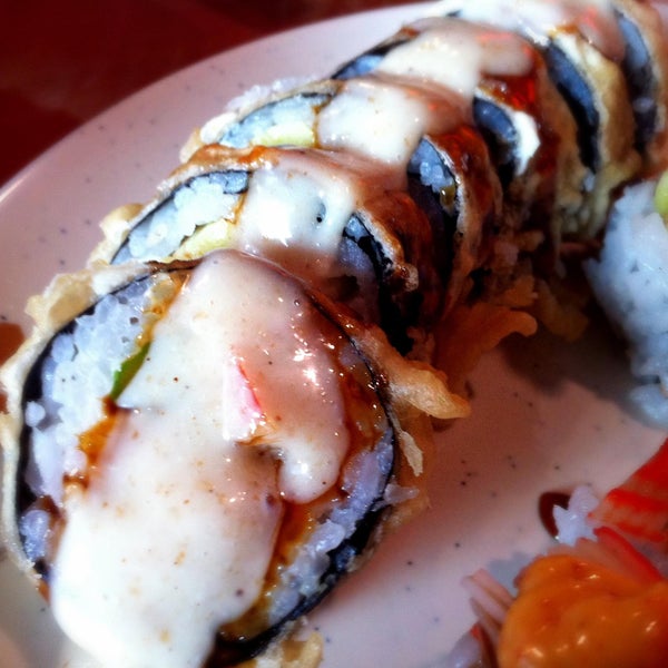 you must try Las Vegas Roll, one of the bets rolls in town! its super crunchy goodness. more tips & pics @ nomnomboris.com