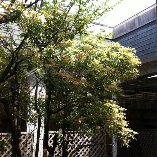 Fotos Em ブックオフ 箕面市役所前店 2 Dicas