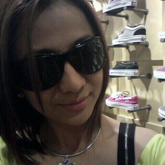 vans marquee mall