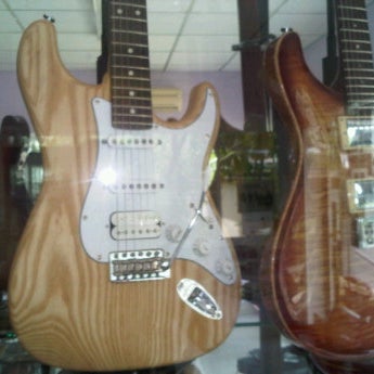 Photos at Aliceia Guitar Shop 367 1 Soi Rama IX 11