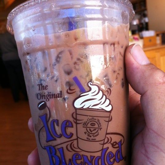 Photo taken at The Coffee Bean &amp; Tea Leaf by Jed C. on 8/27/2012