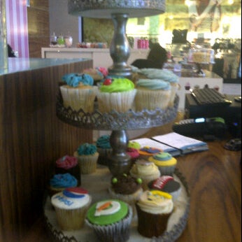 Photo taken at Merry Cupcakes by Soledad C. on 7/28/2011
