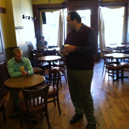 6/28/2011 tarihinde Chad S.ziyaretçi tarafından Jitterz Coffee &amp; Cafe'de çekilen fotoğraf