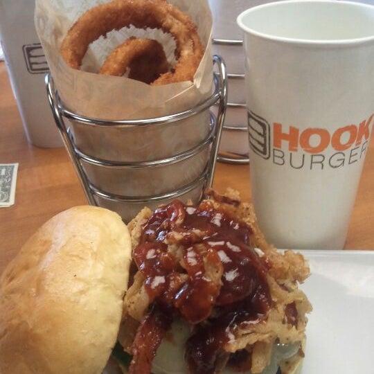4/12/2012にDaniel R.がHook Burger Bistroで撮った写真