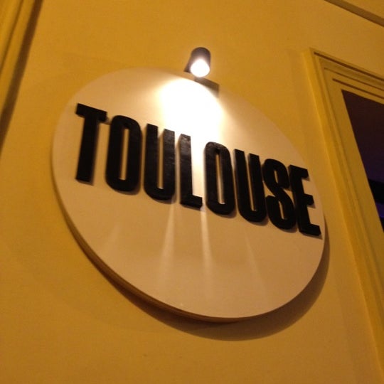 Photo prise au Toulouse Club par Irene R. le2/26/2012
