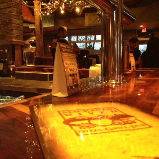 2/23/2012 tarihinde Andrew R.ziyaretçi tarafından MacKenzie River Pizza, Grill &amp; Pub'de çekilen fotoğraf