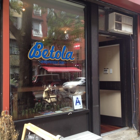 8/26/2012 tarihinde Ranita R.ziyaretçi tarafından Betola Espresso Bar'de çekilen fotoğraf
